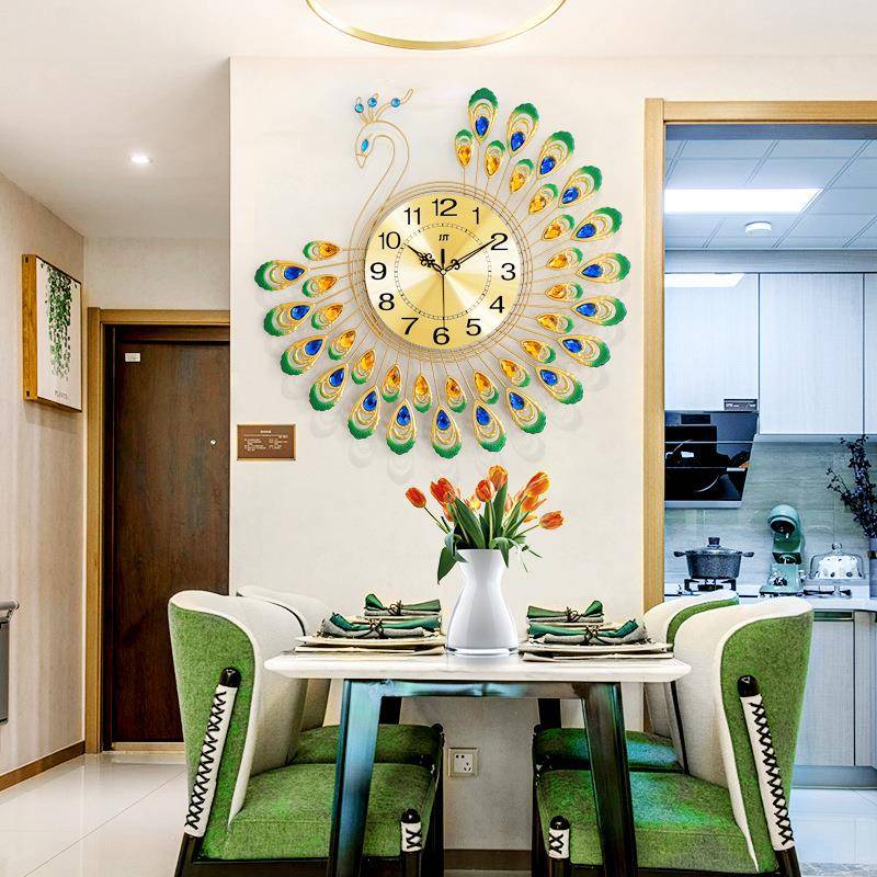 The peacock spreads his wings clock creative design decoration metal clock